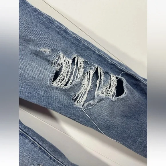 Levis Jeans Womens 26W 27L Premium Ribcage Straight Ankle Distressed Button Fly - Picture 6 of 16